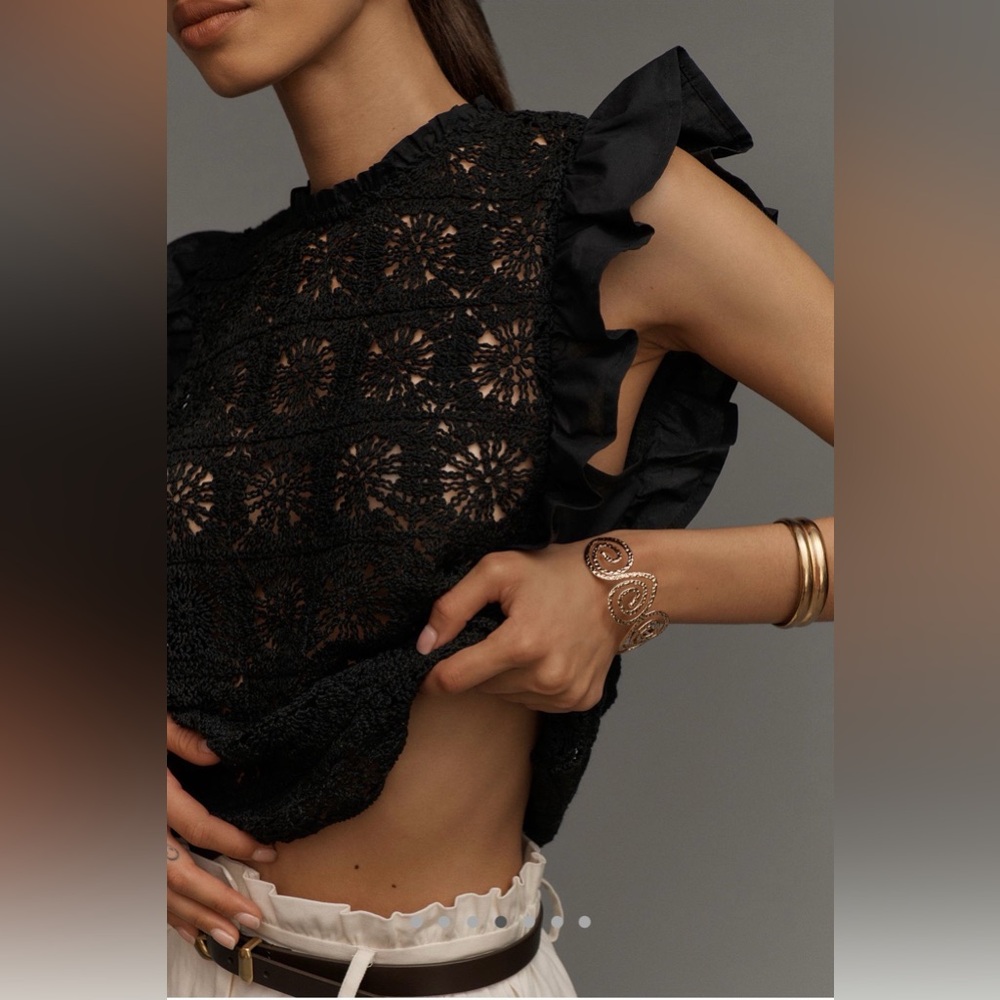 Anthropologie Flat White Crochet Ruffle Top (M) - Picture 4 of 7